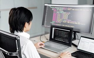 海东 api php源码,下载的php源码怎么运行呢？